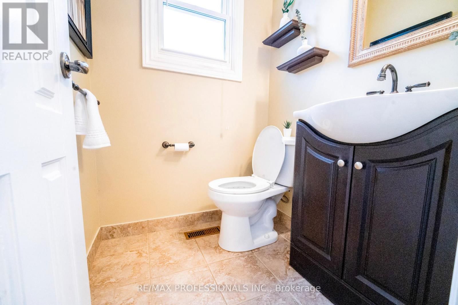 1 BLUEFIN CRESCENT Image 18