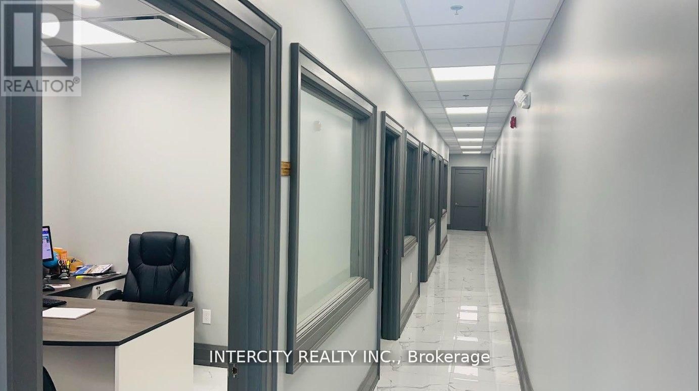 1890 LAWRENCE AVENUE EAST Image 7