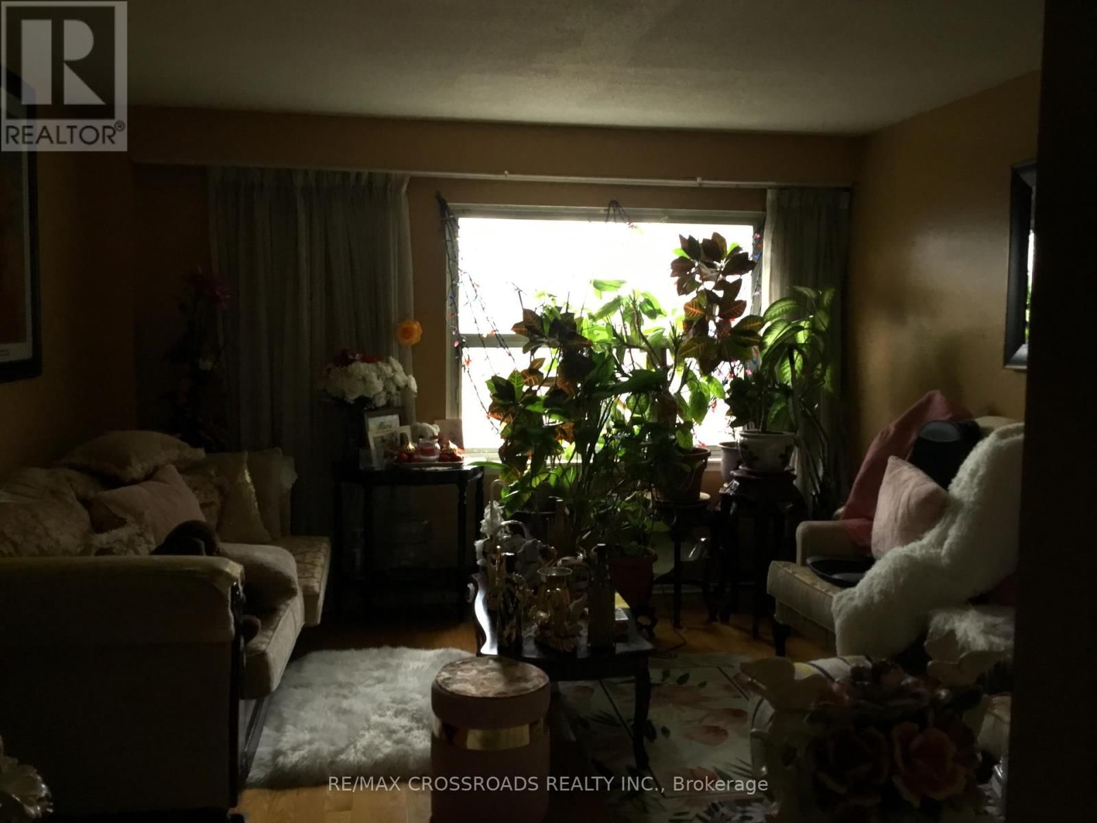 28 SCOTNEY GROVE Image 2