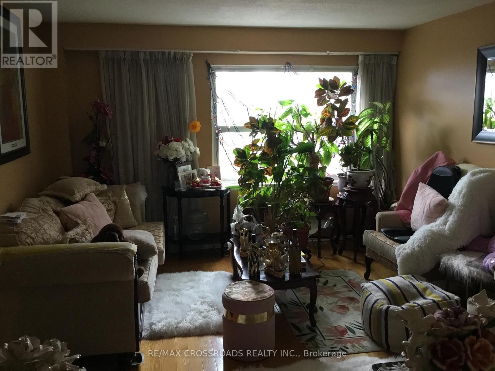 28 SCOTNEY GROVE Image 3