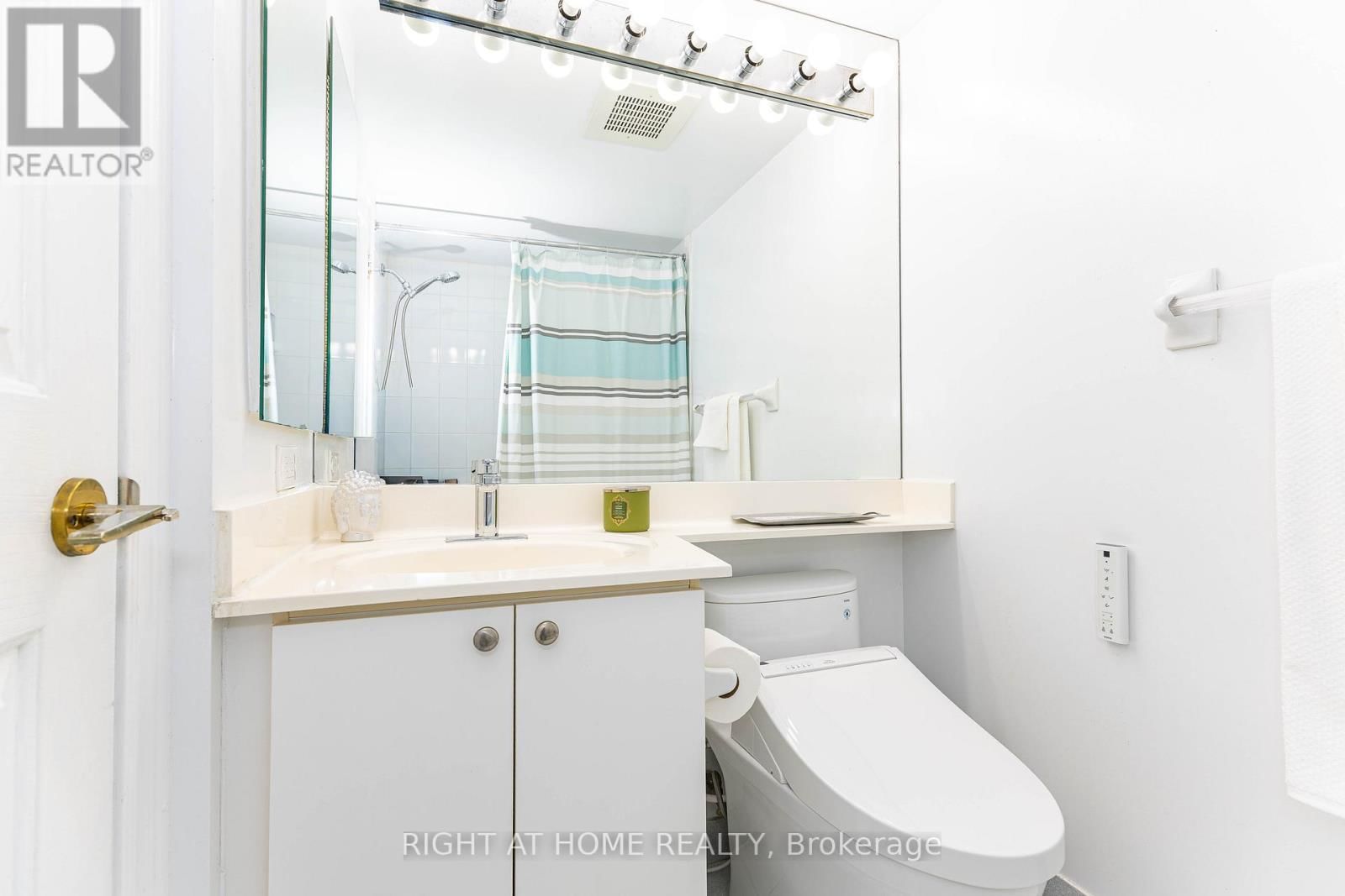 332 - 68 CORPORATE DRIVE Image 29