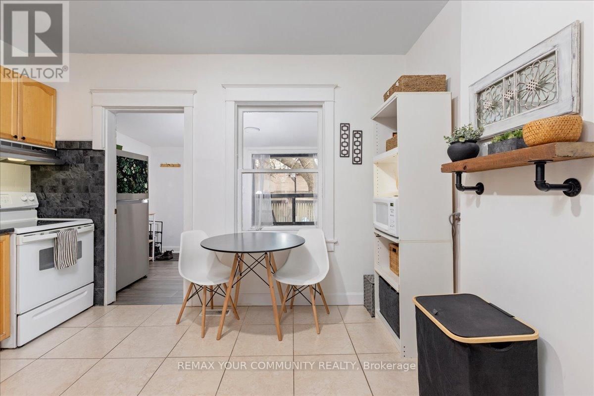 917 BROADVIEW AVENUE Image 11