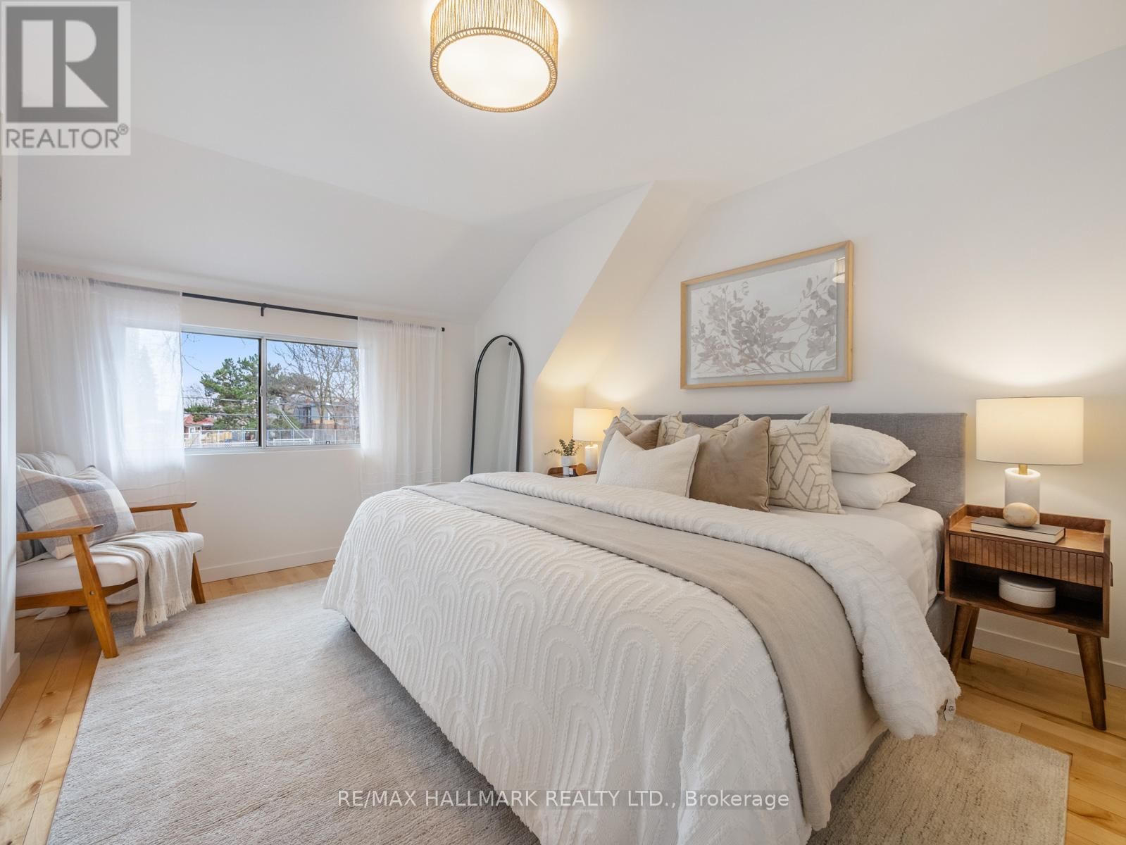 38 LARCHMOUNT AVENUE Image 13