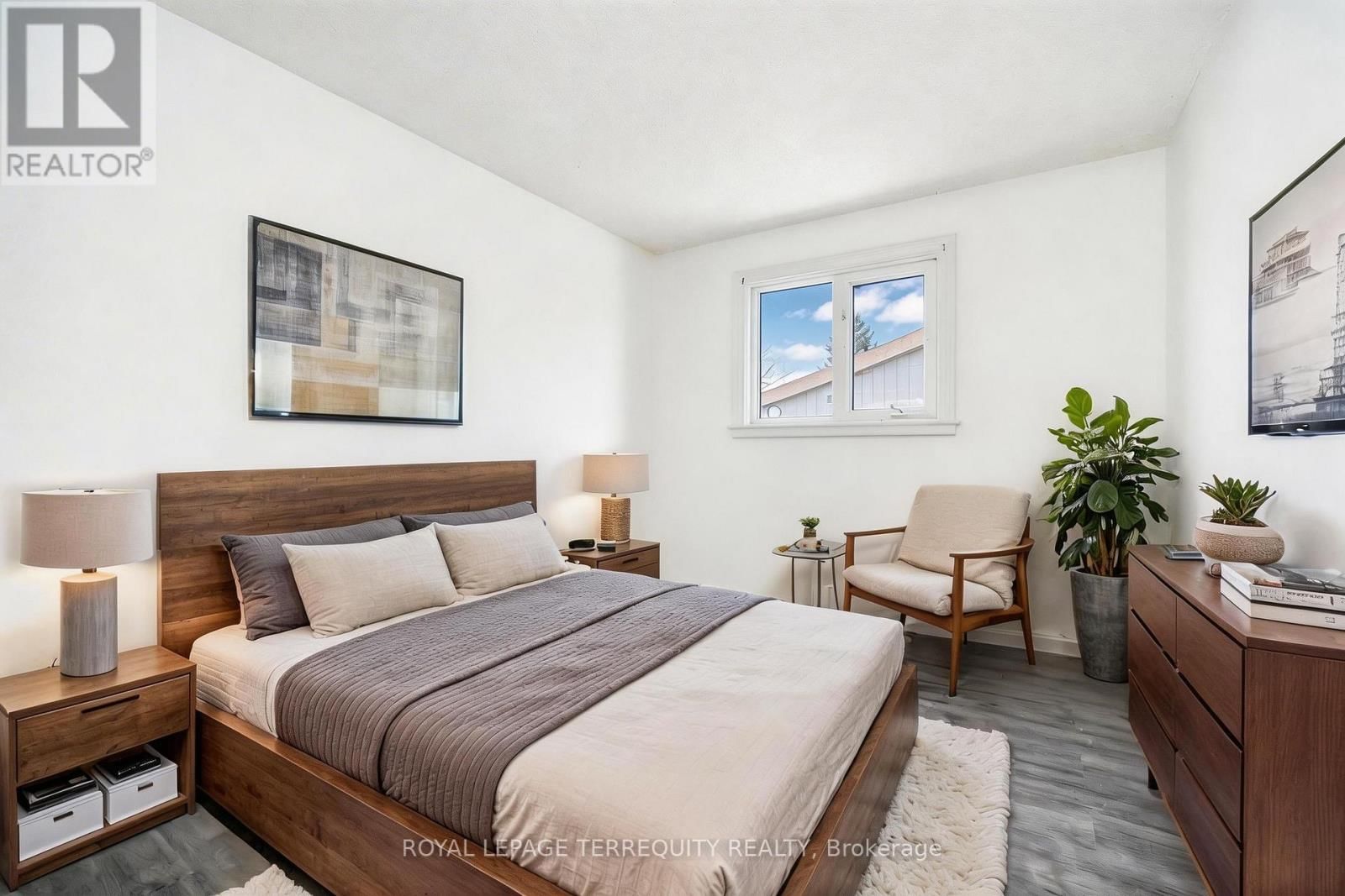 Upper - 51 CHIEFSWOOD SQUARE Image 18