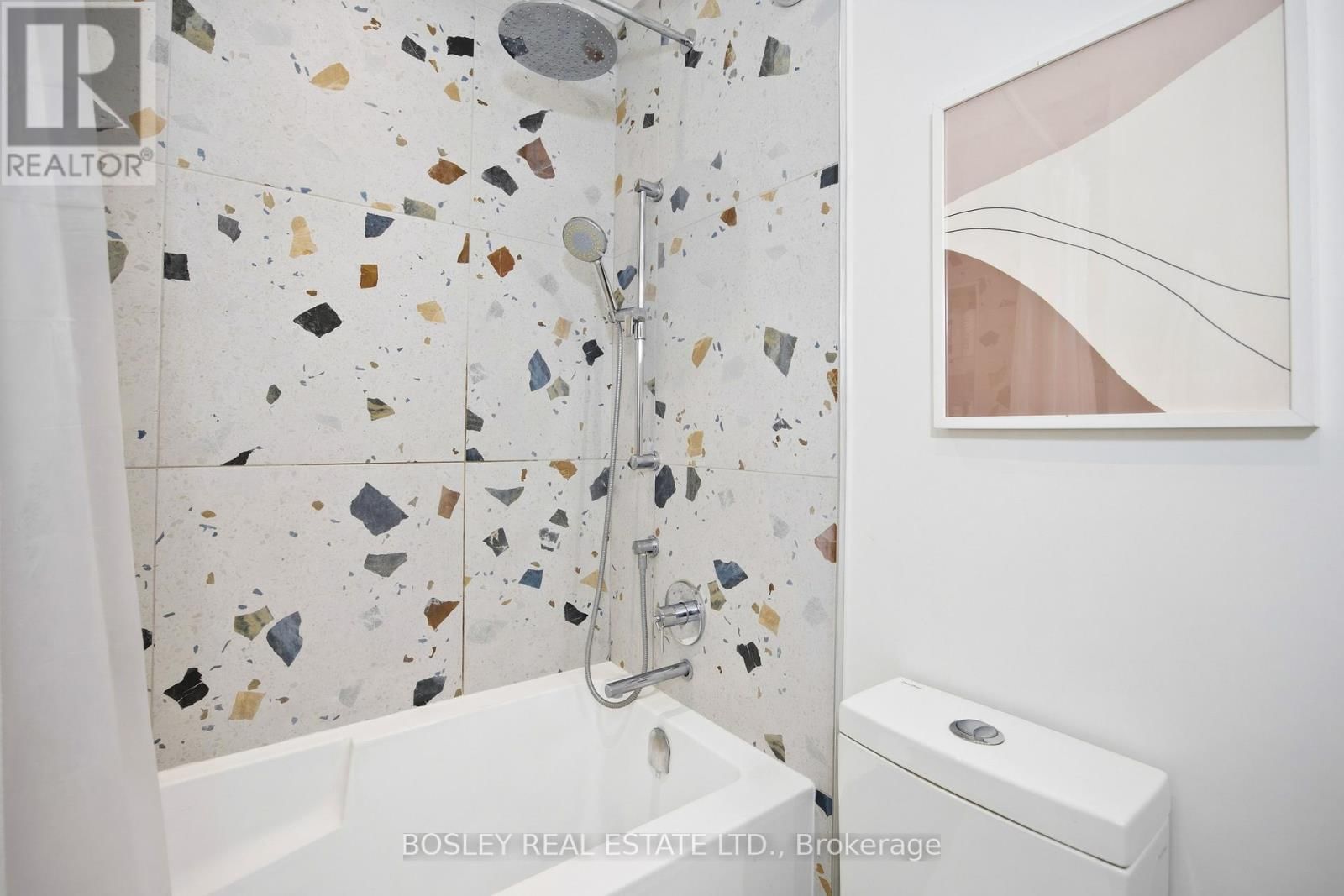 2807 ST CLAIR AVENUE EAST Image 22