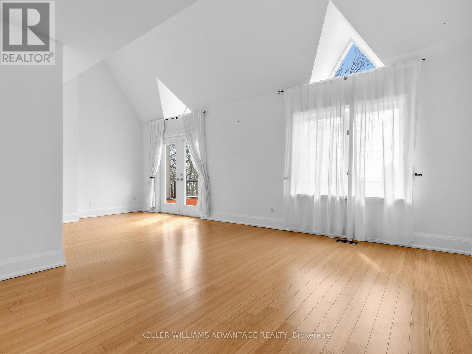 2 PARK AVENUE Image 18