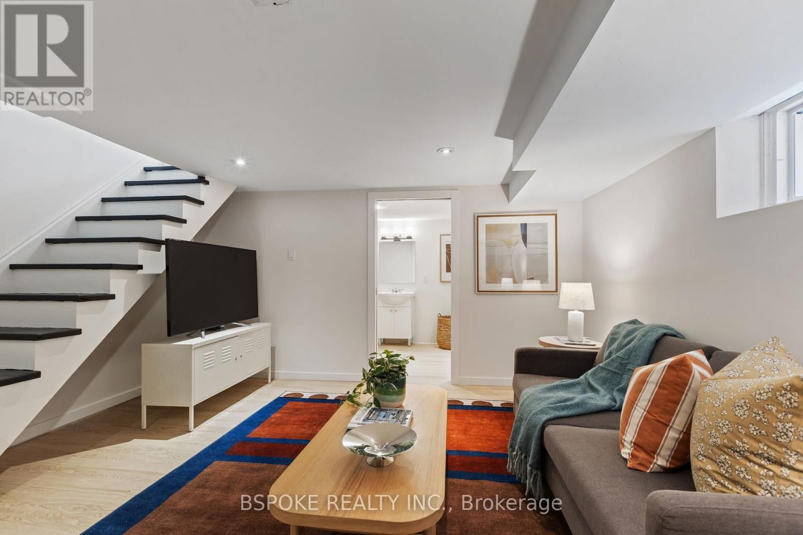 291 GAINSBOROUGH ROAD Image 19