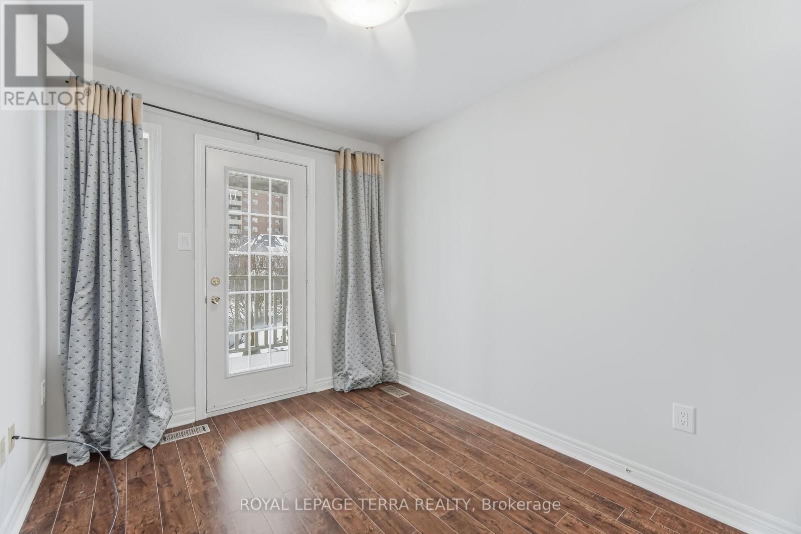 65 ALDONSCHOOL COURT Image 30