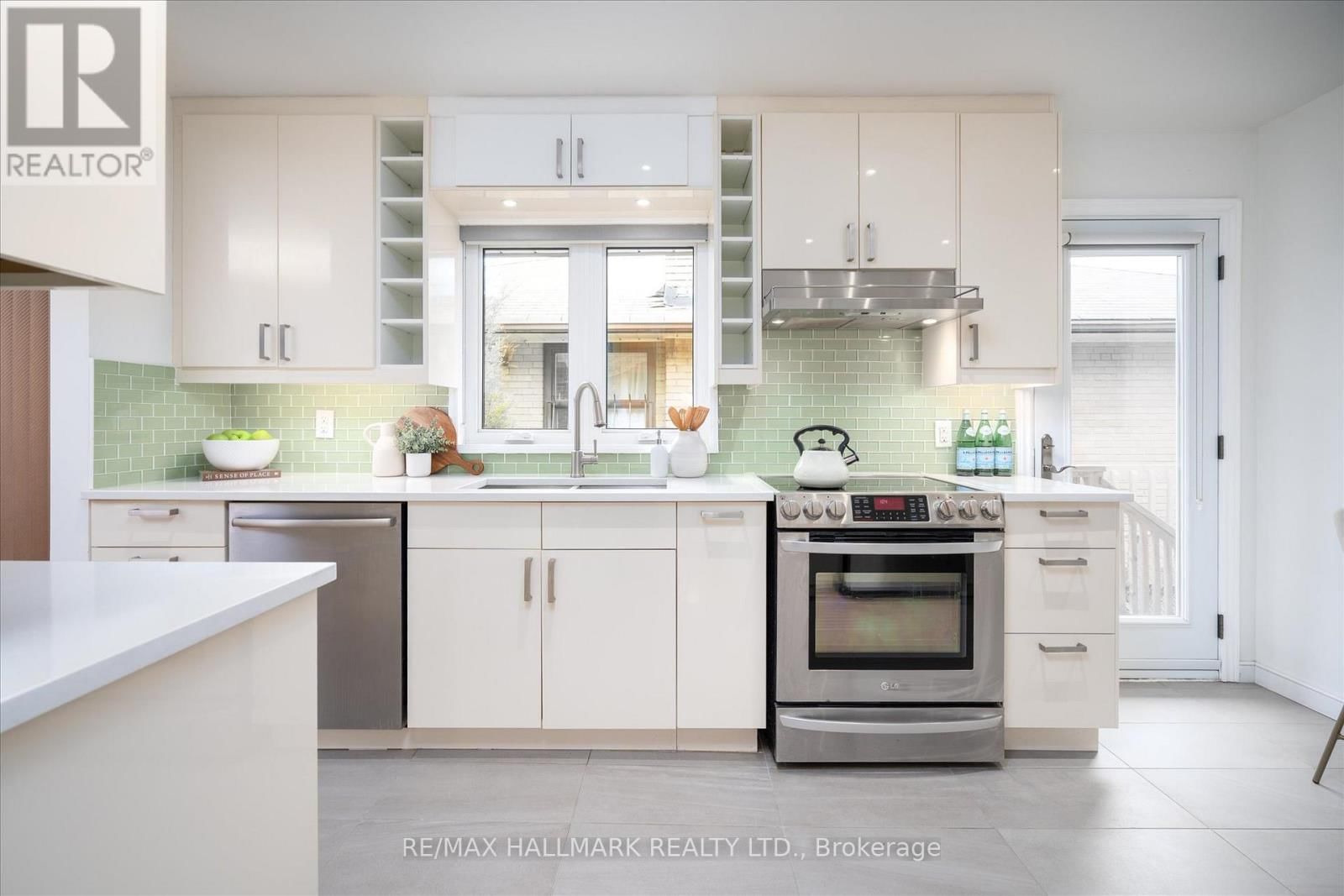 3782 ST.CLAIR AVENUE EAST Image 11