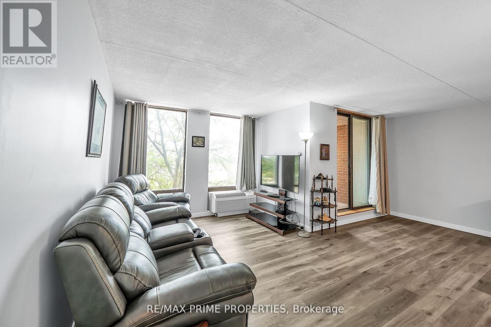 302 - 1535 DIEFENBAKER COURT Image 17