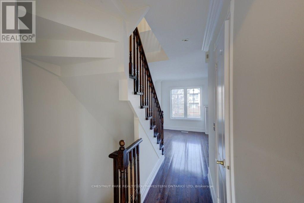 37 PORT UNION ROAD Image 12