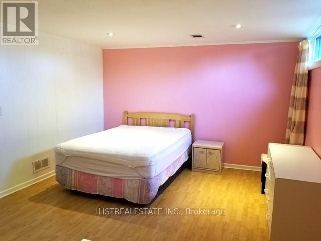 26 ARBUTUS CRESCENT Image 18