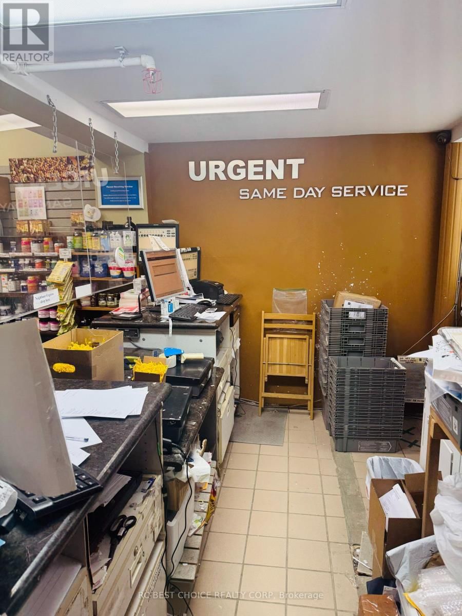 101 - 300 COXWELL AVENUE Image 8