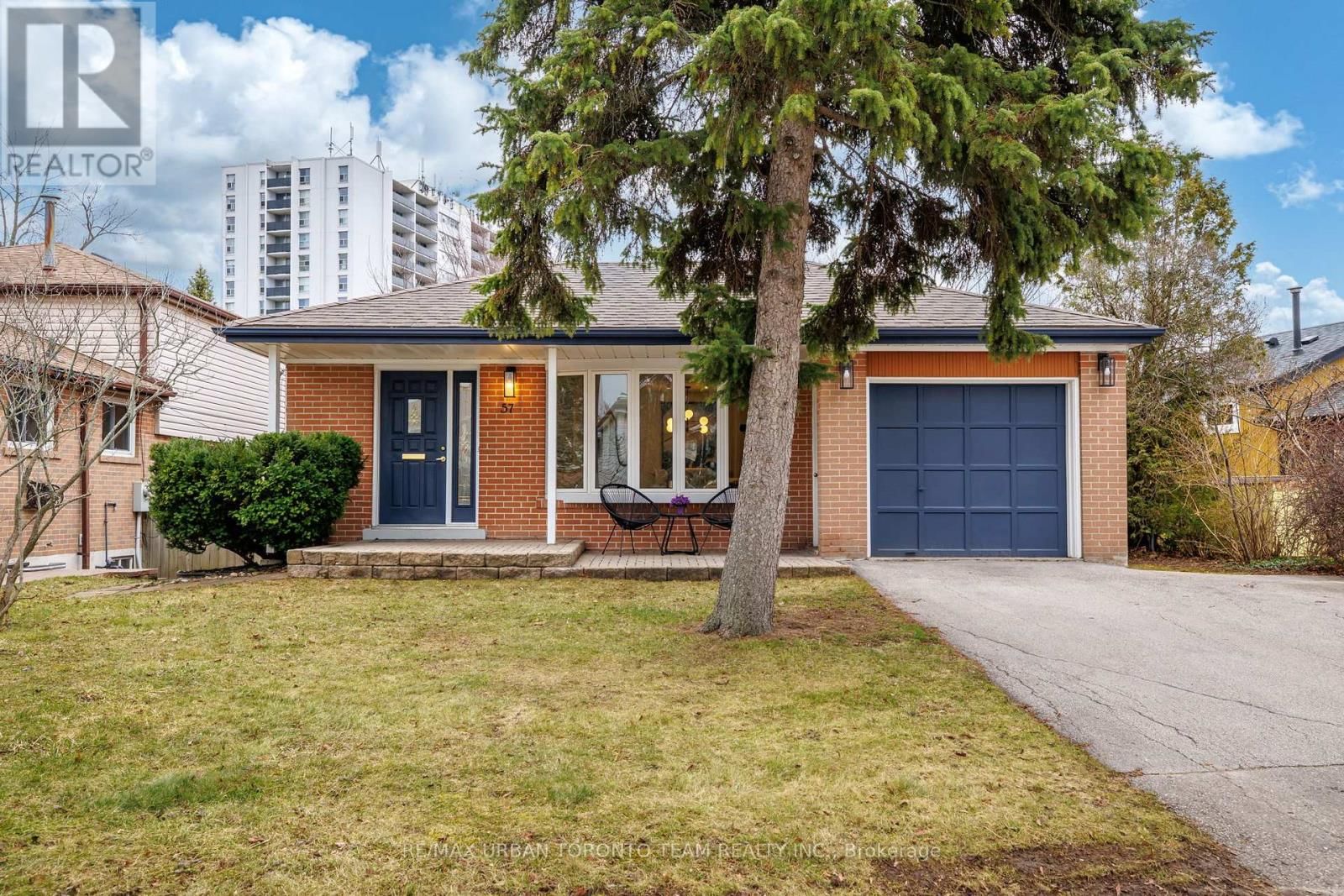 57 BLEDLOW MANOR DRIVE Image 1