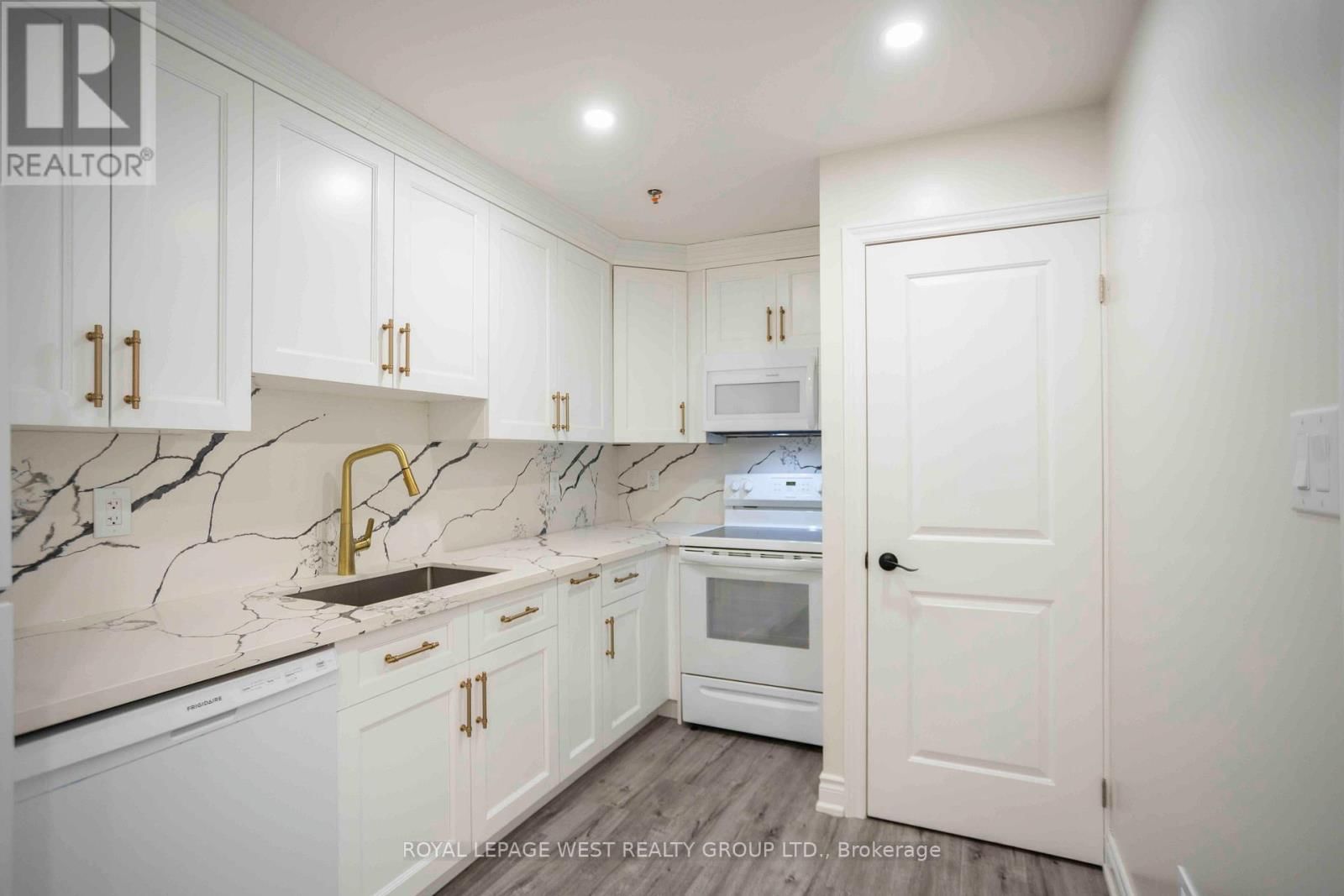 13 ARKSEY STREET Image 25