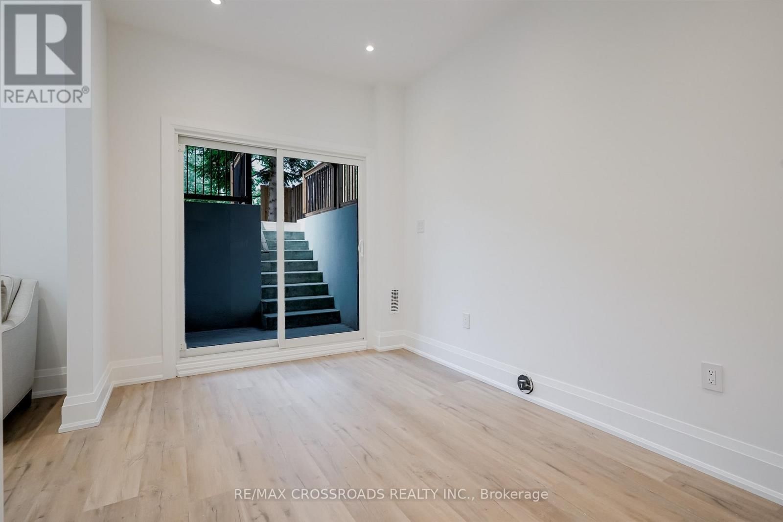 108 PARK STREET Image 36