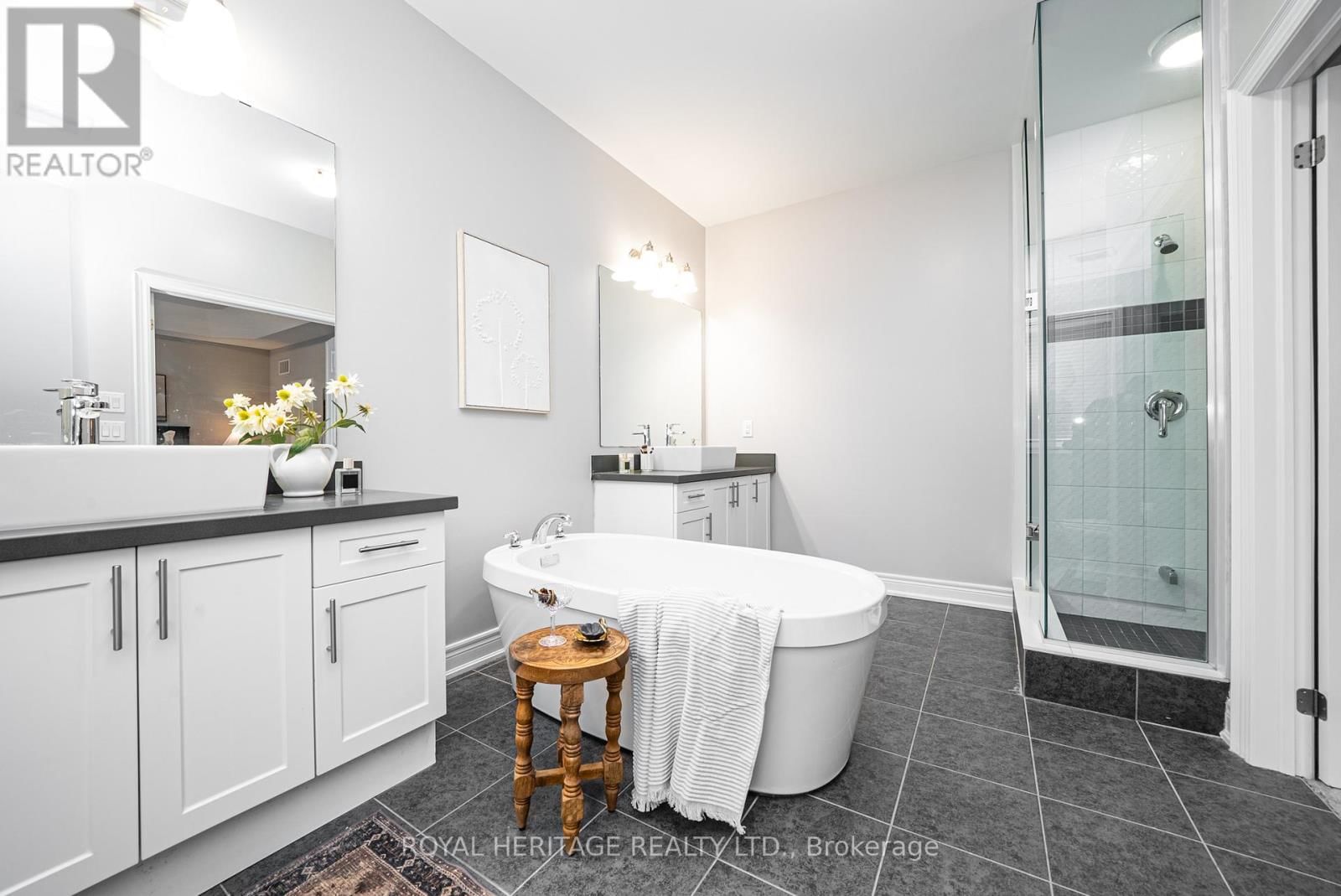 88 BRABIN CIRCLE Image 24