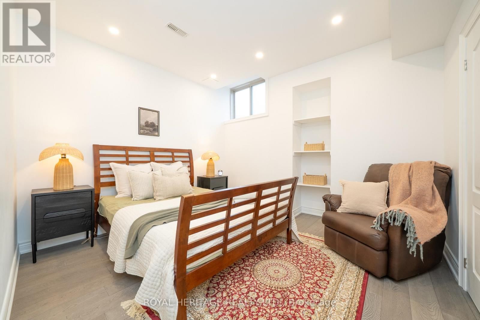 88 BRABIN CIRCLE Image 32