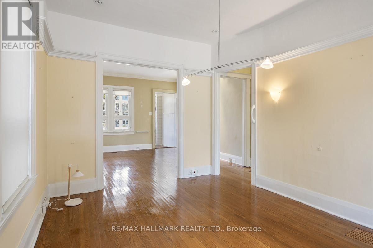 549 MILVERTON BOULEVARD Image 11