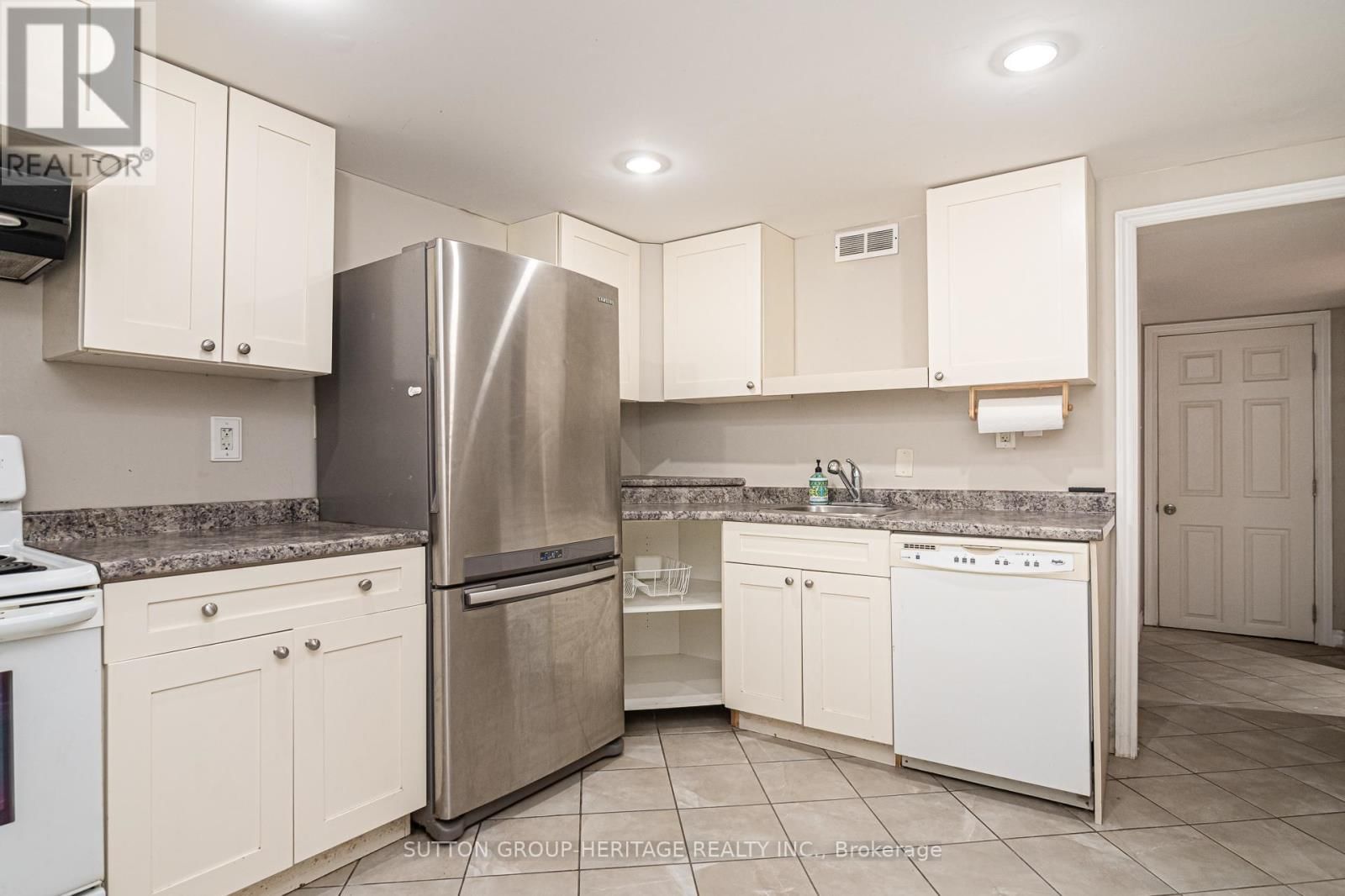 Bsmt - 185 ROSSLAND ROAD EAST Image 32