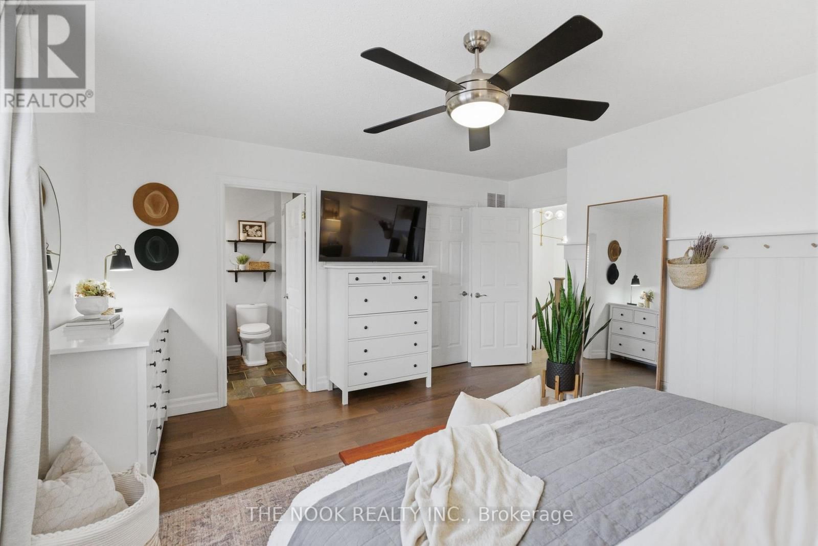 89 HUNTINGTON CRESCENT Image 20