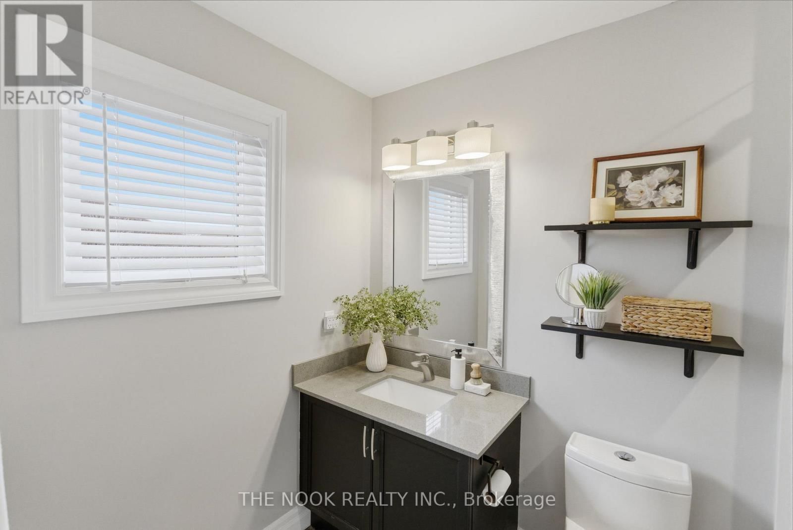 89 HUNTINGTON CRESCENT Image 21