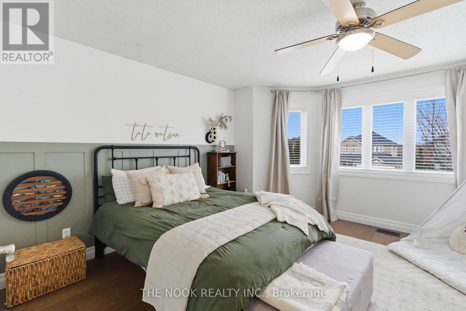 89 HUNTINGTON CRESCENT Image 23