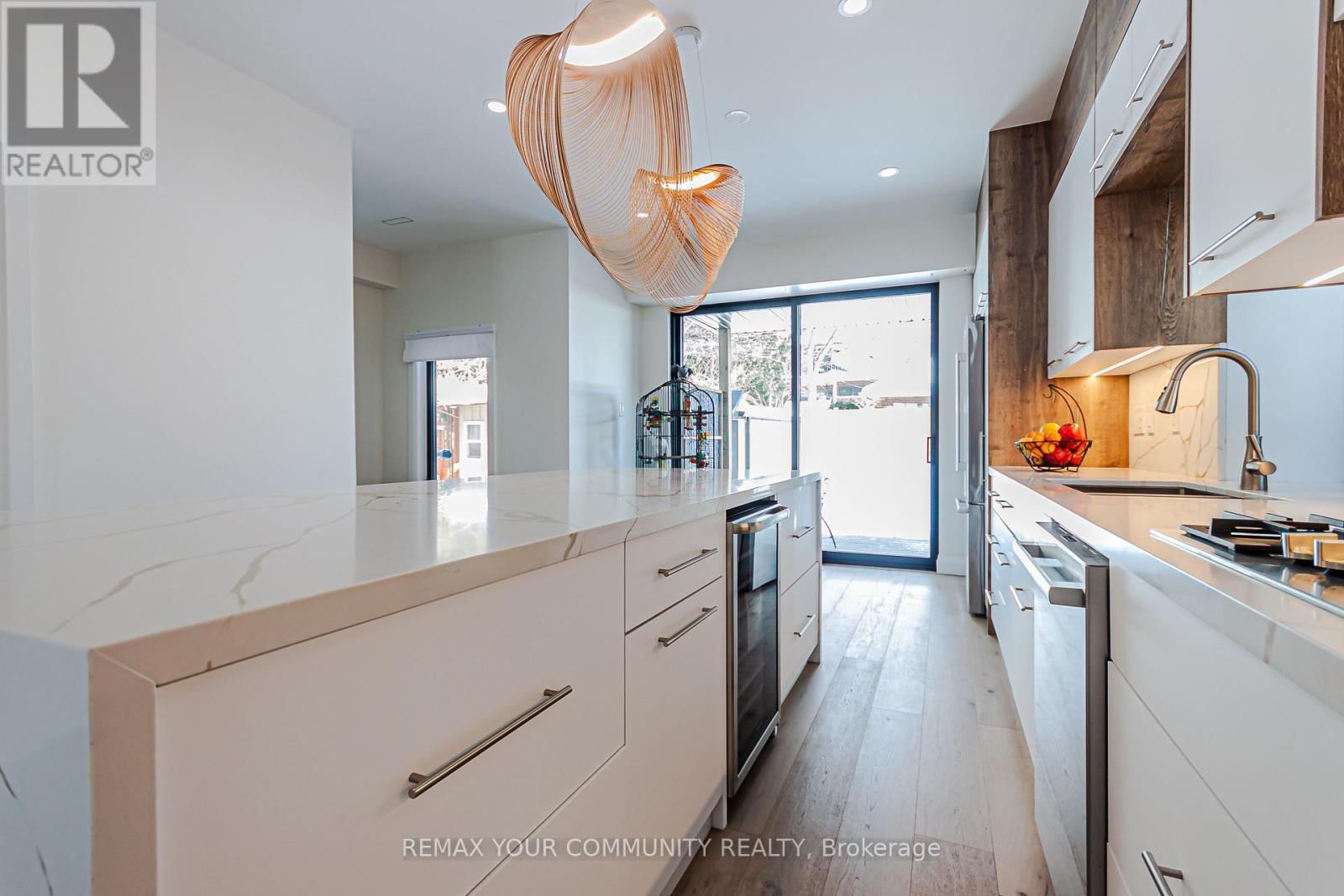 89 GAINSBOROUGH ROAD Image 12