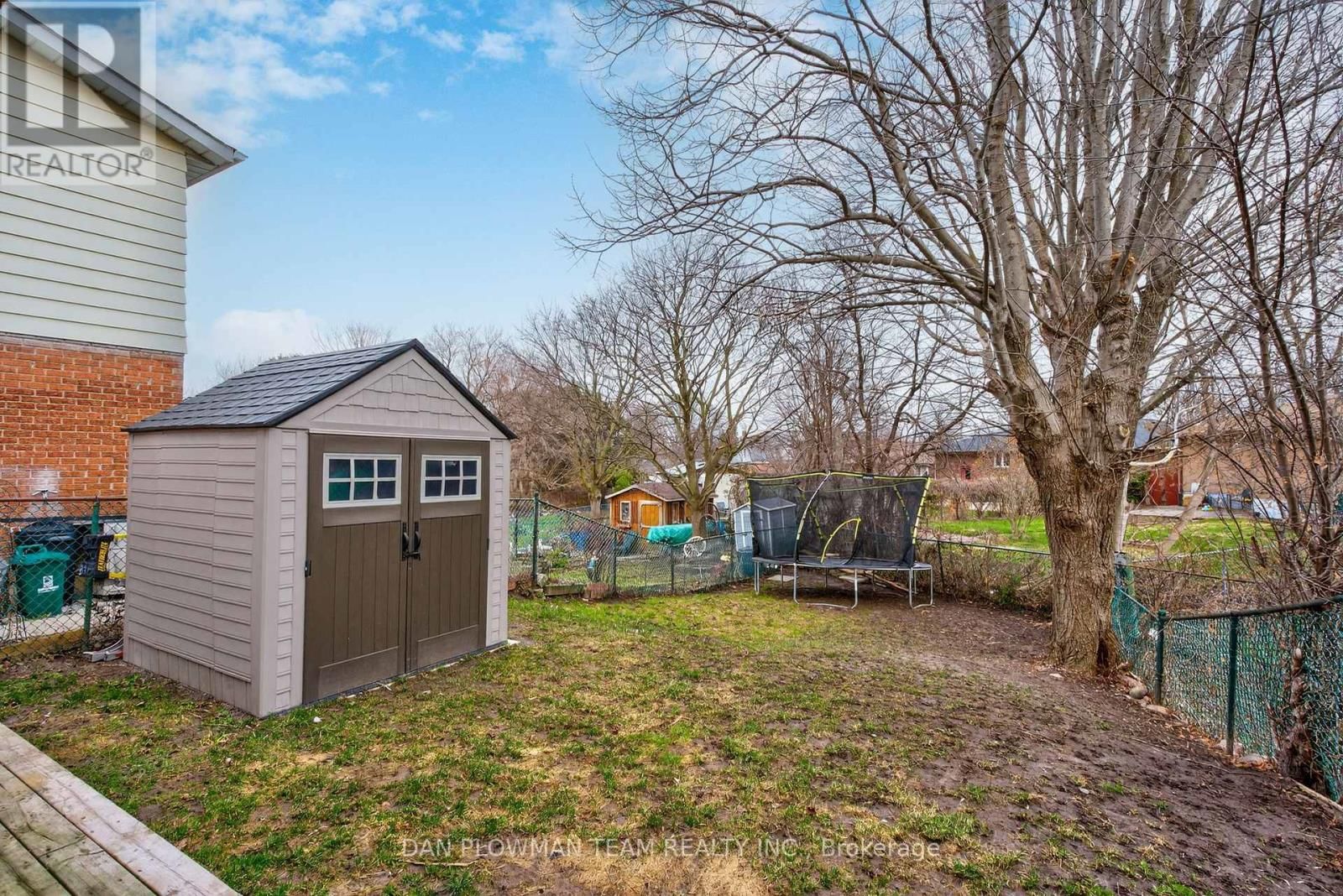 502 SEDAN CRESCENT Image 31