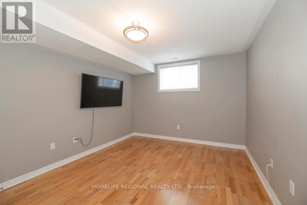 99 GOODMAN DRIVE Image 21