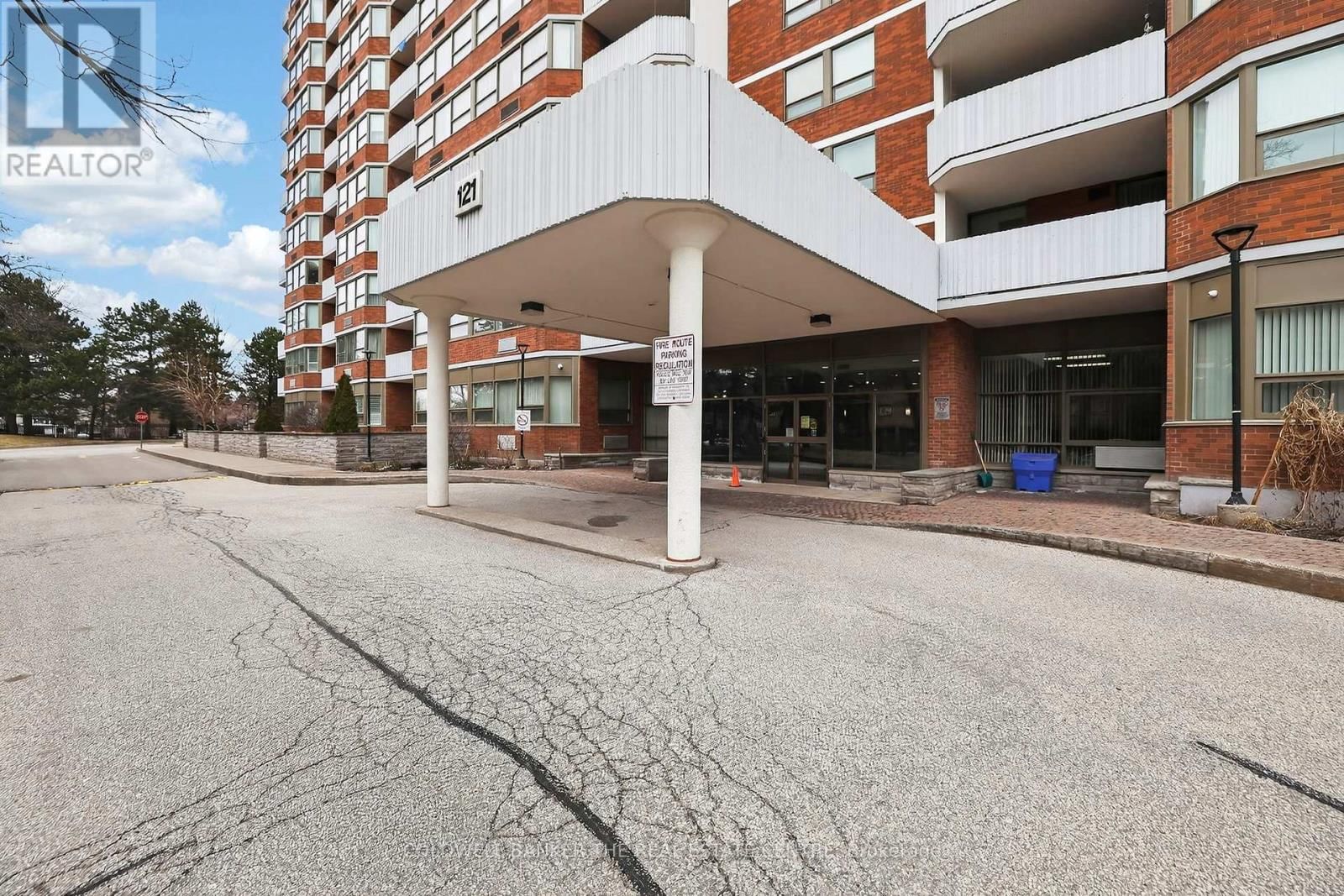 1211 - 121 LING ROAD Image 3