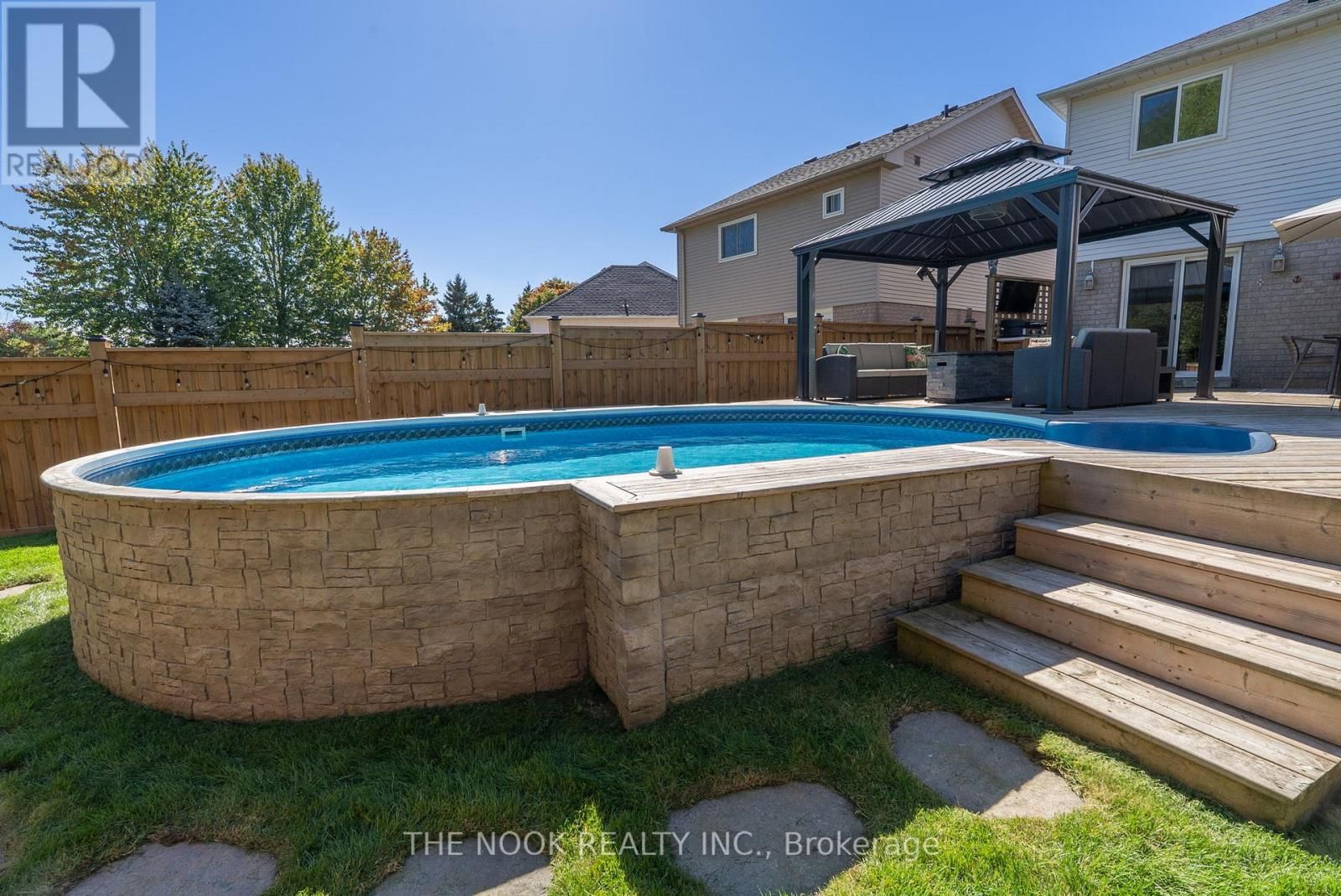 33 ABERNETHY CRESCENT Image 45