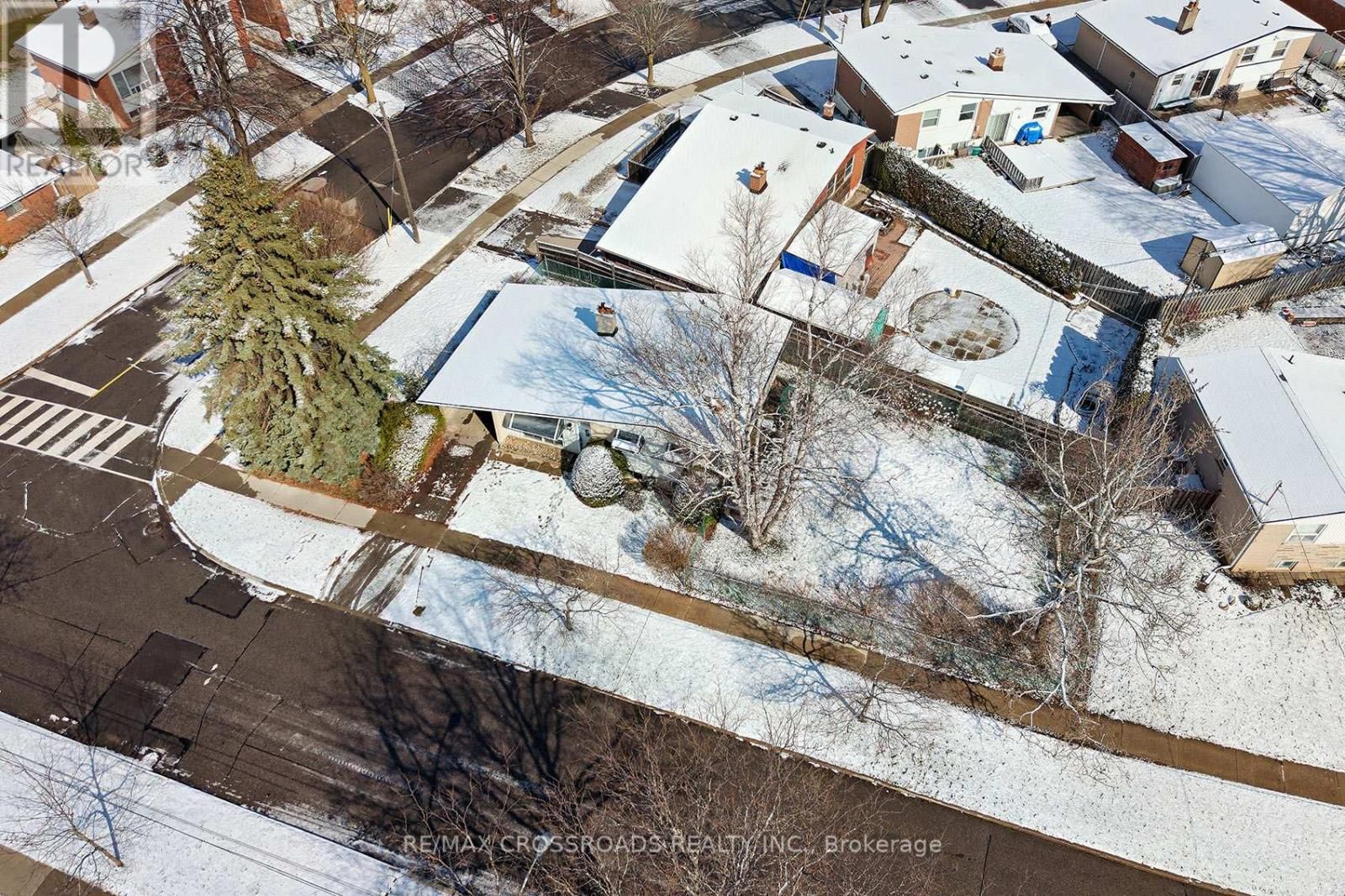 42 BENLEIGH DRIVE Image 31