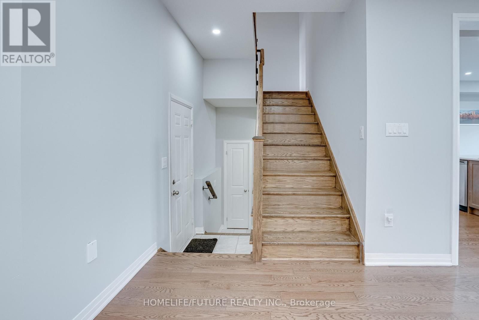 47 CLIPPER LANE Image 17