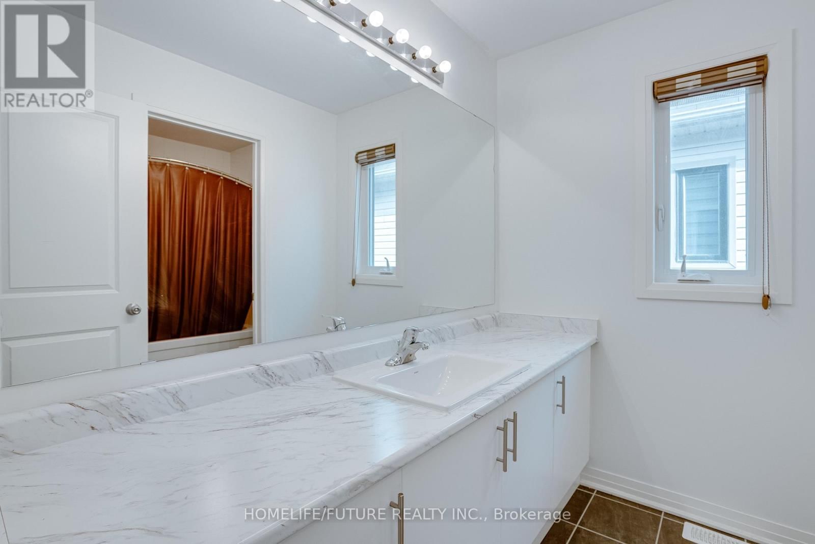 47 CLIPPER LANE Image 22