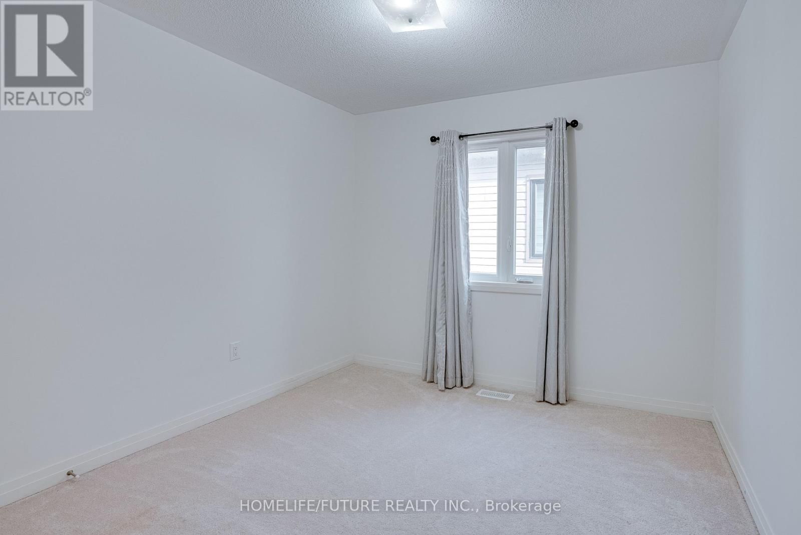 47 CLIPPER LANE Image 25