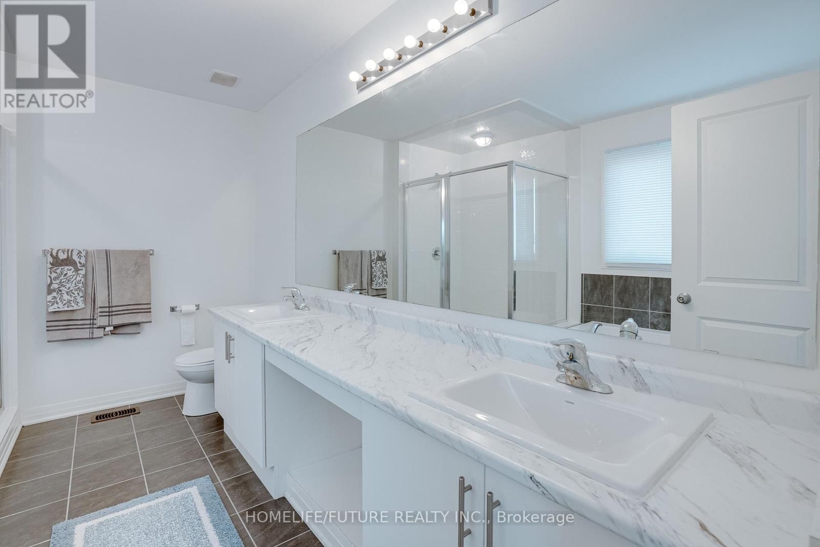 47 CLIPPER LANE Image 27