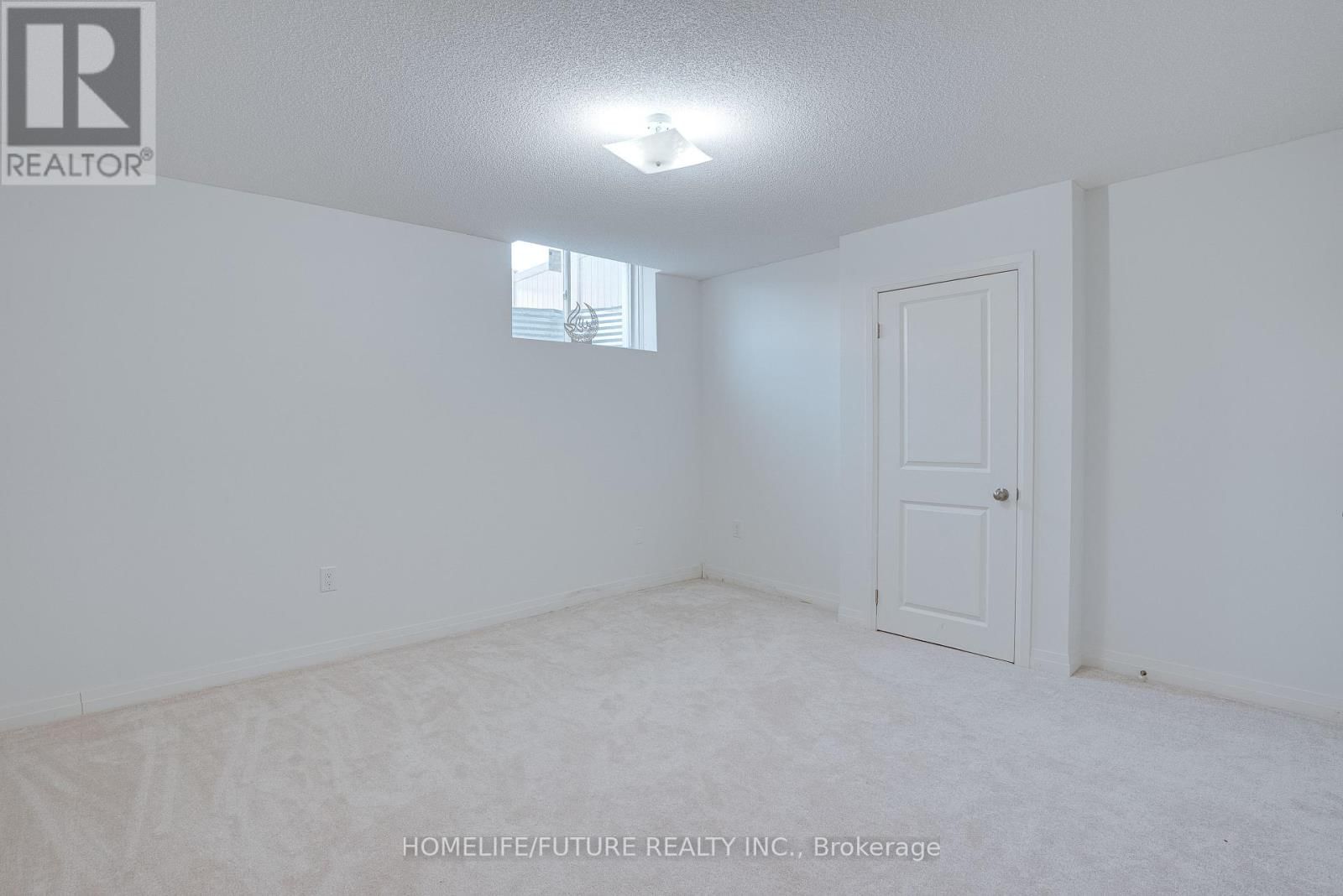 47 CLIPPER LANE Image 30