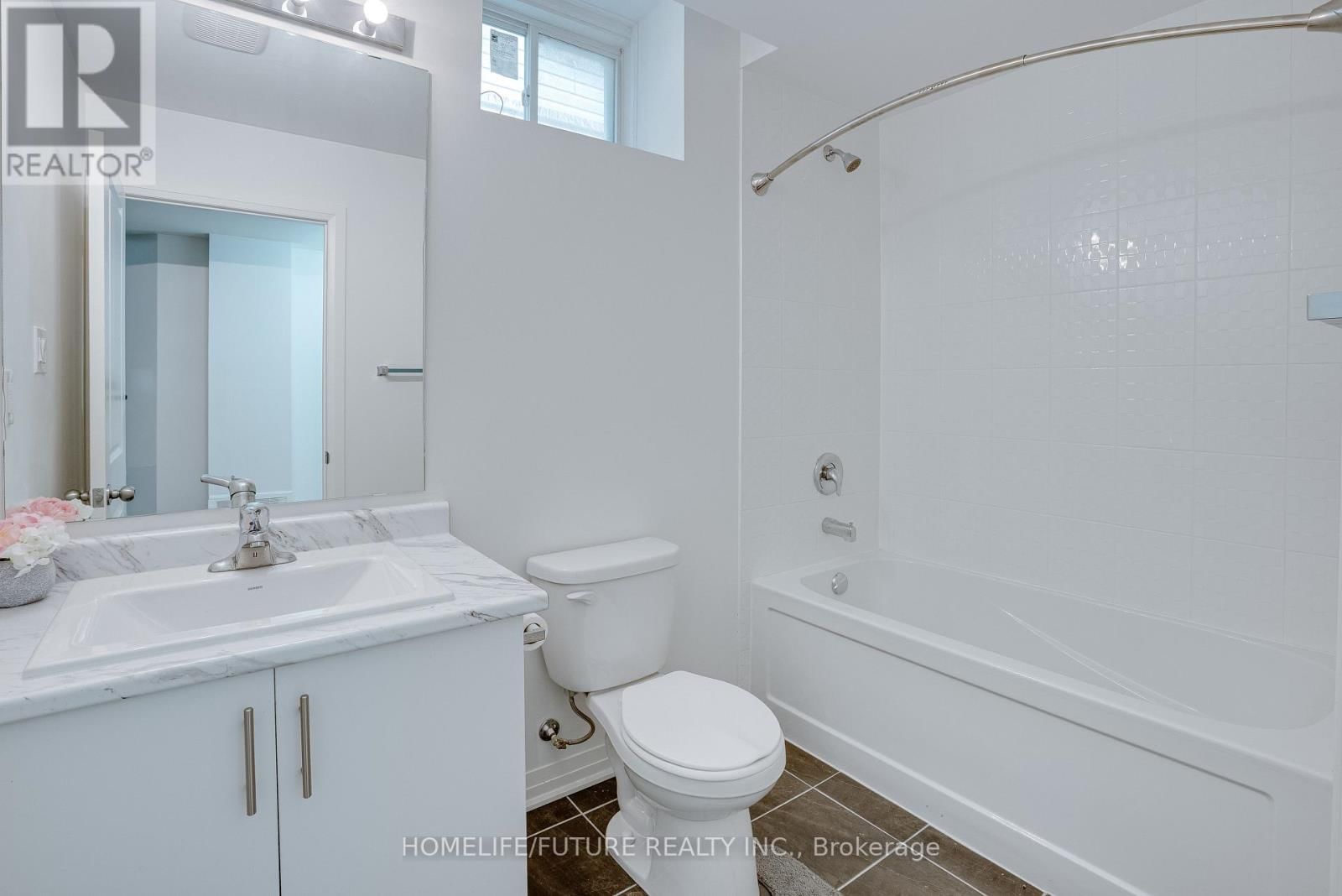 47 CLIPPER LANE Image 31