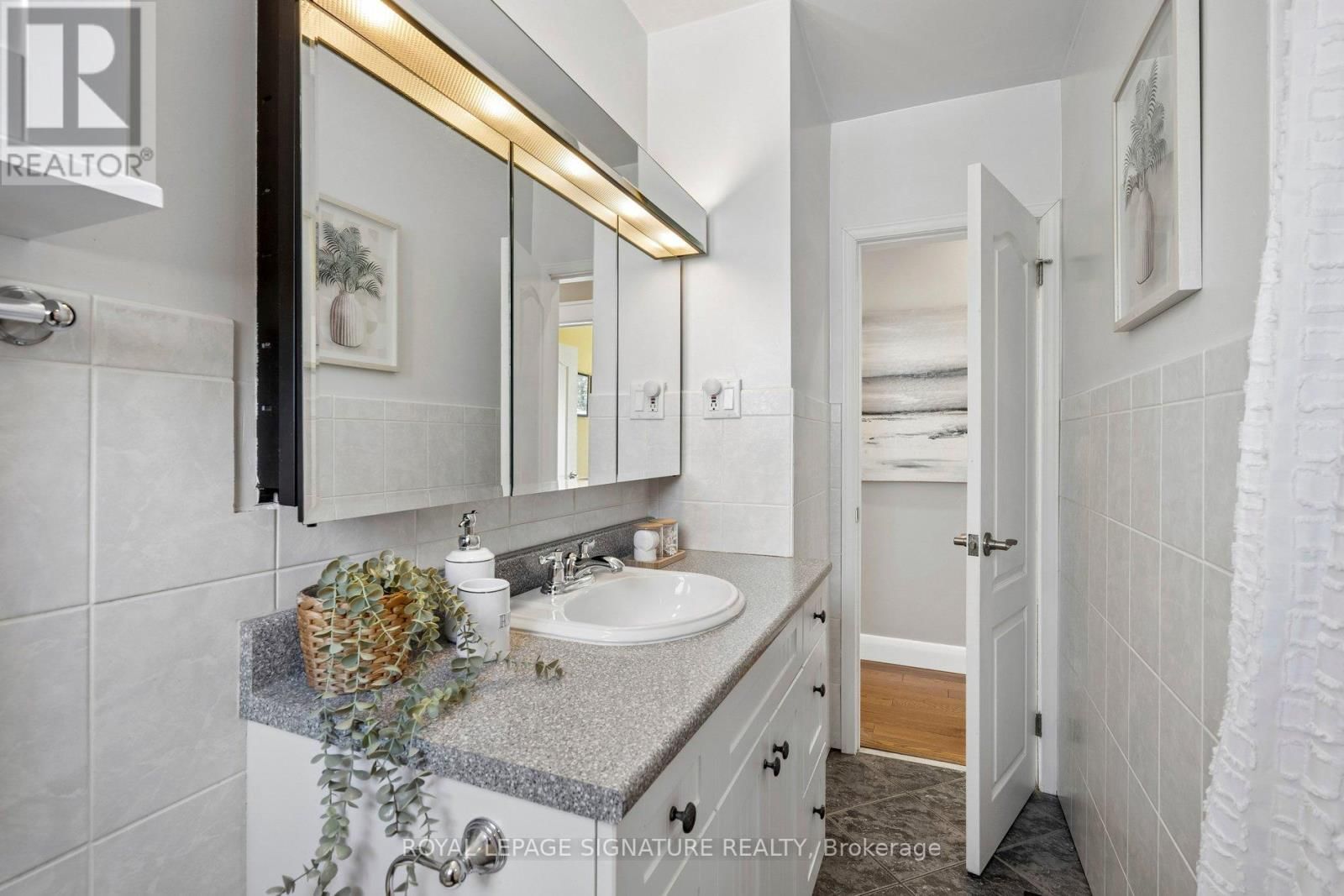 90 WOODGARDEN CRESCENT Image 22