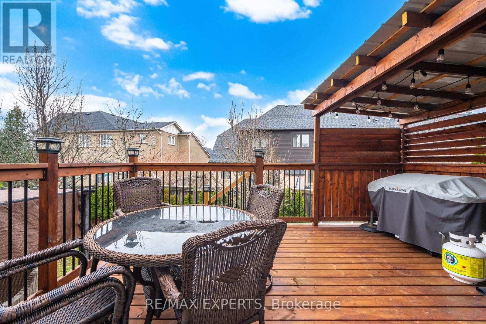 1990 SOLAR PLACE Image 36