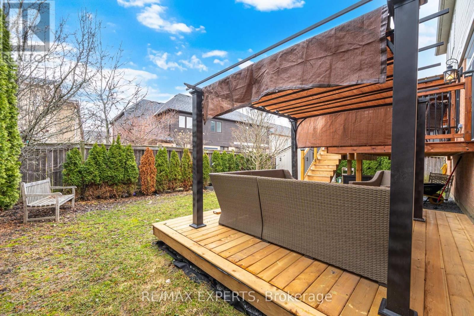 1990 SOLAR PLACE Image 39