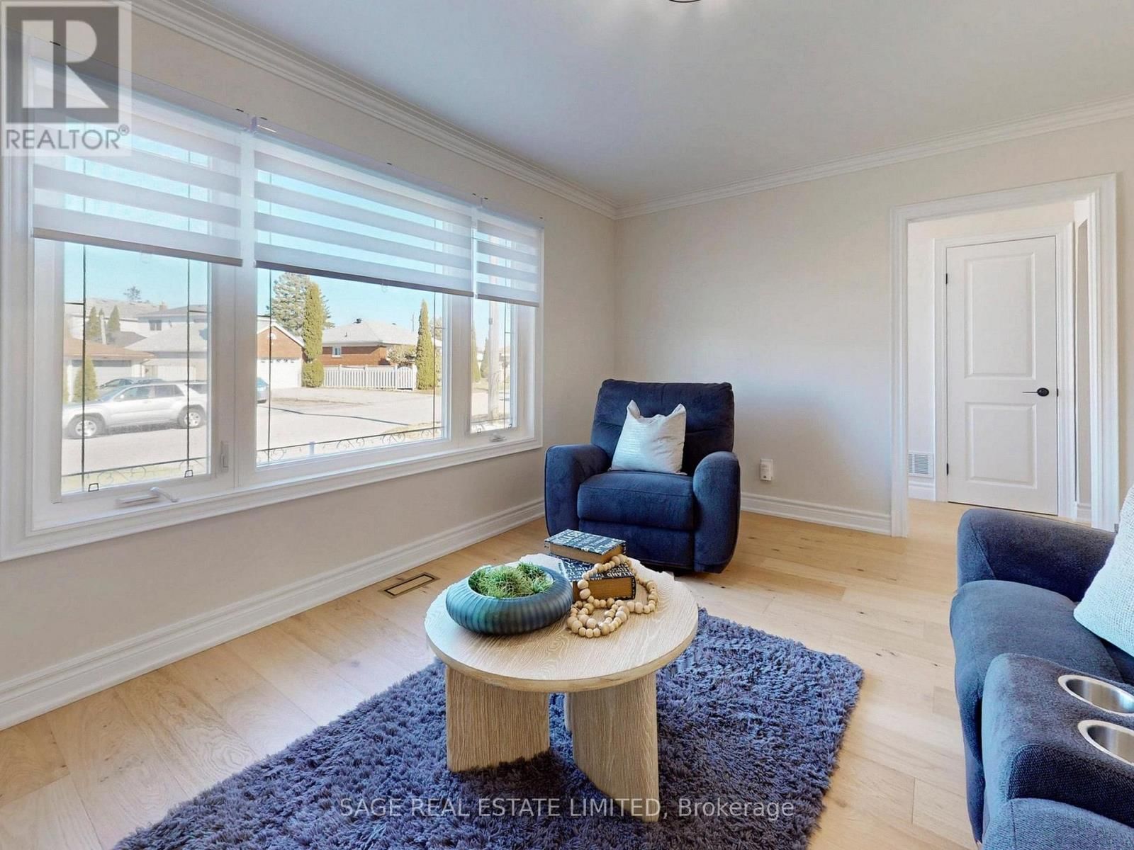 8 LOMBARDY CRESCENT Image 9