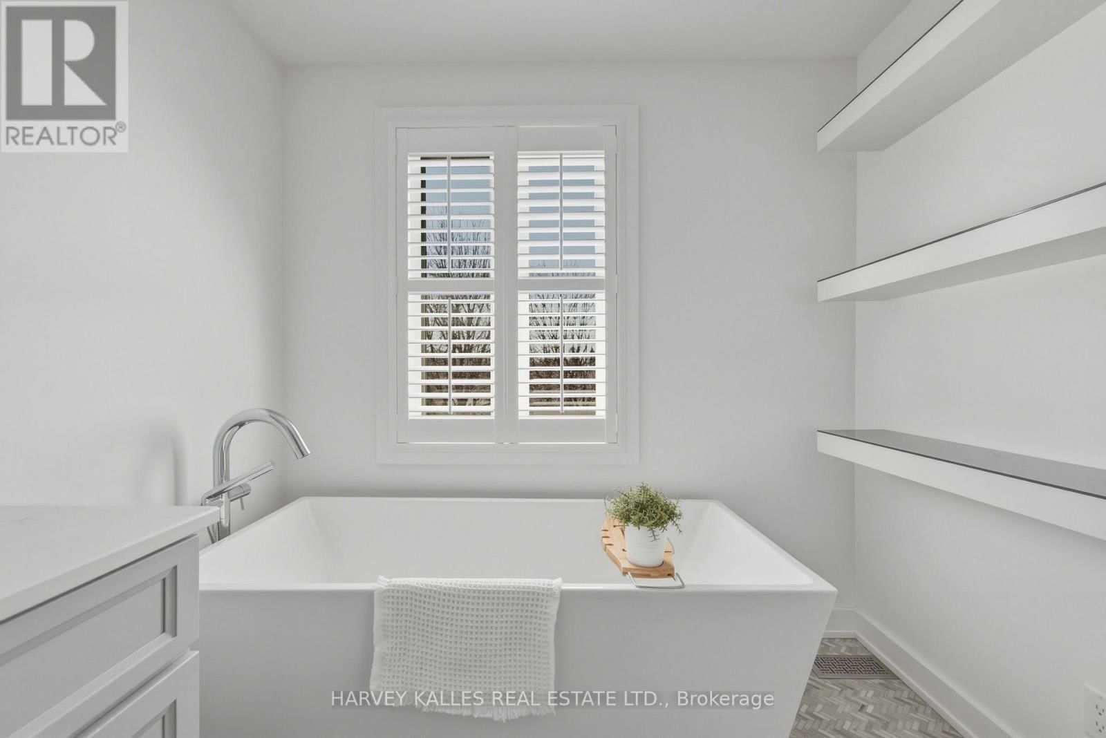 31 FERRIS ROAD Image 27