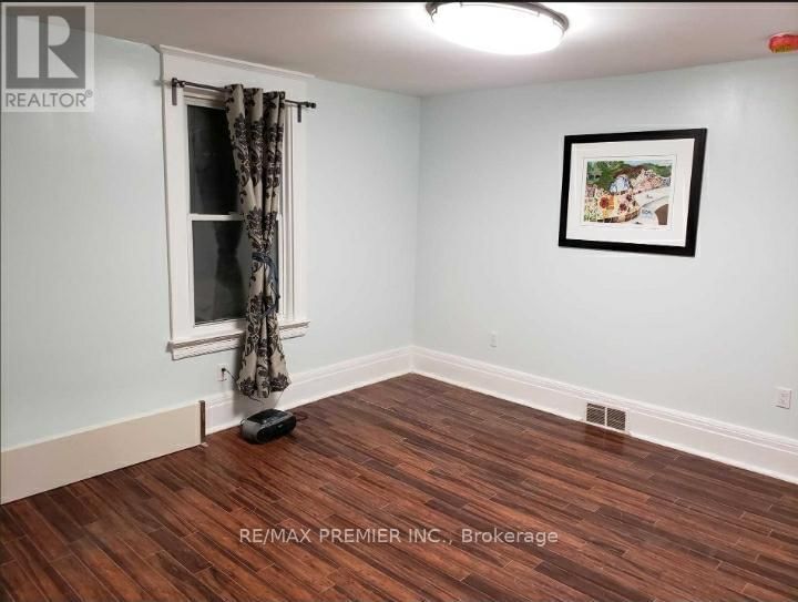 STE 1 - 119 AGNES STREET Image 4