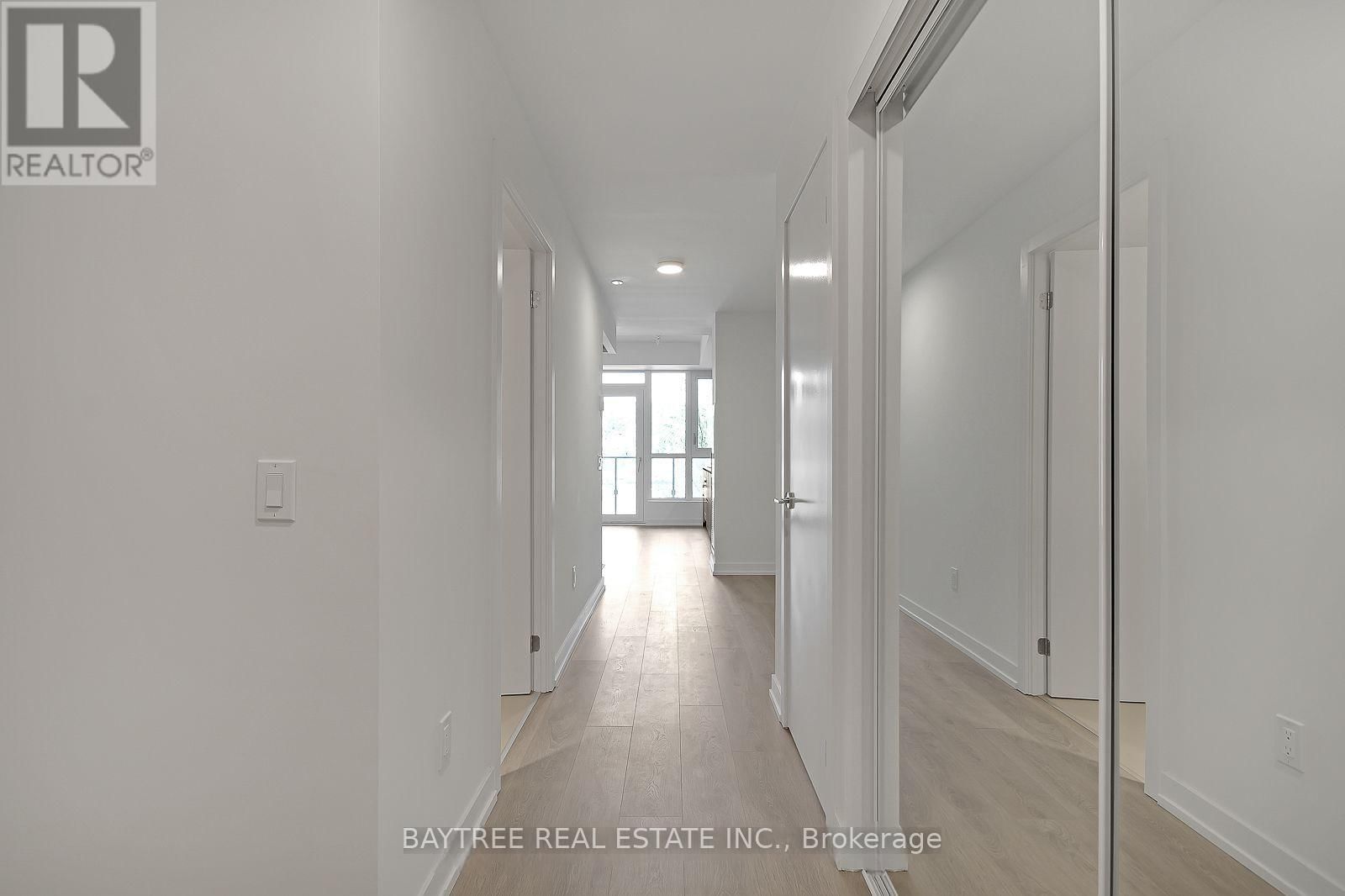 217 - 150 LOGAN AVENUE Image 12