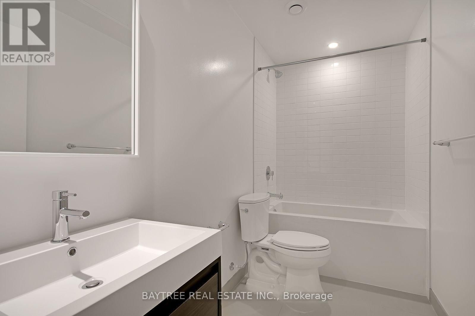 217 - 150 LOGAN AVENUE Image 14