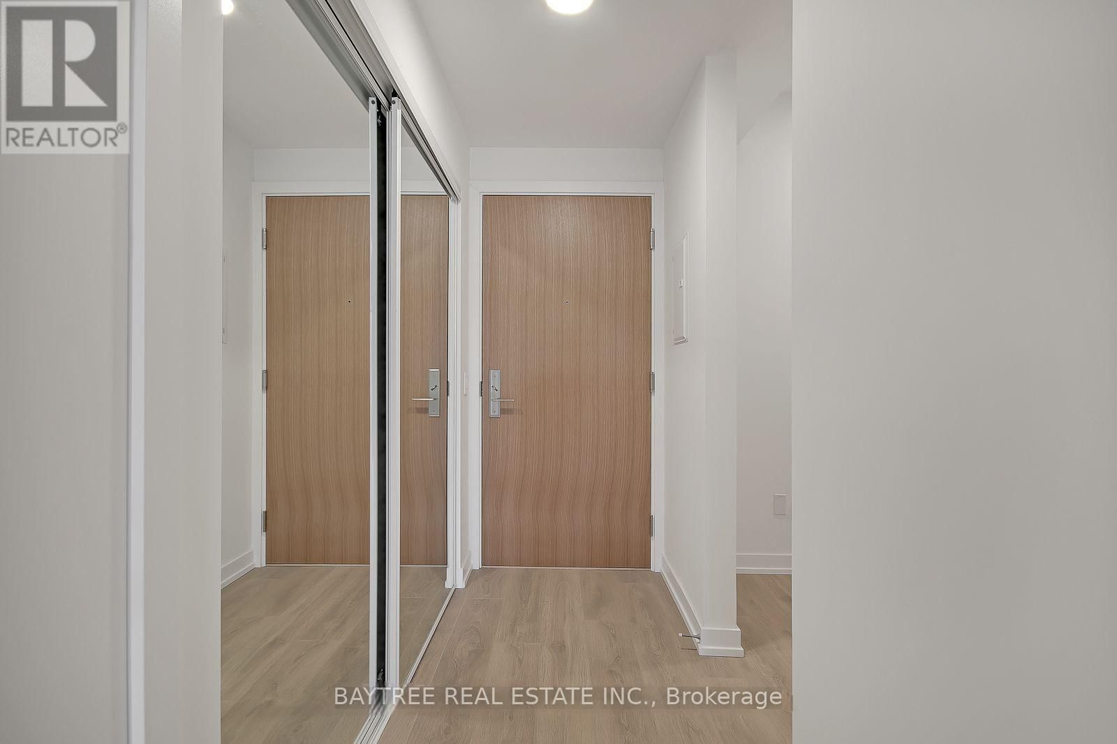 217 - 150 LOGAN AVENUE Image 18