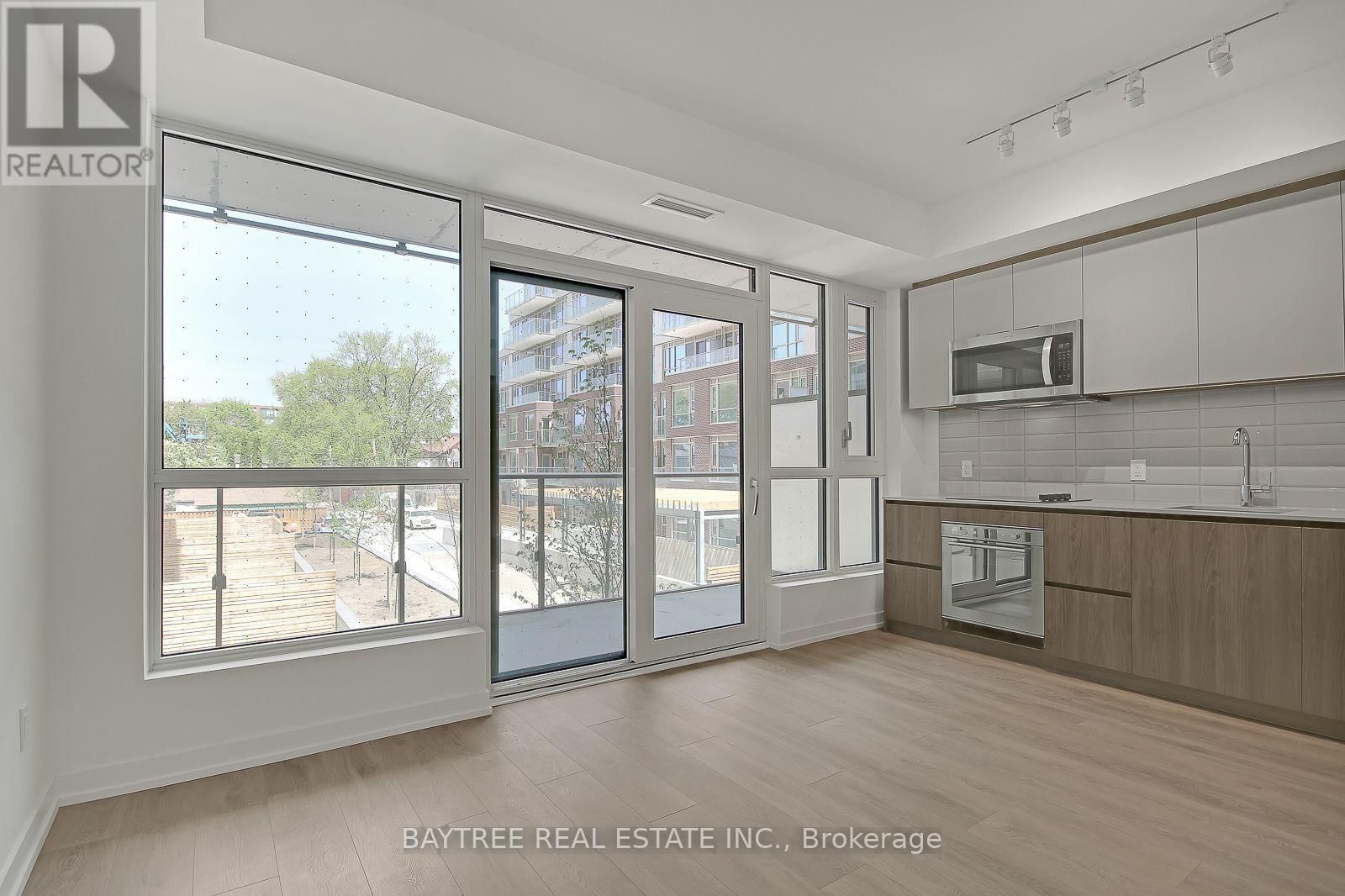 217 - 150 LOGAN AVENUE Image 2