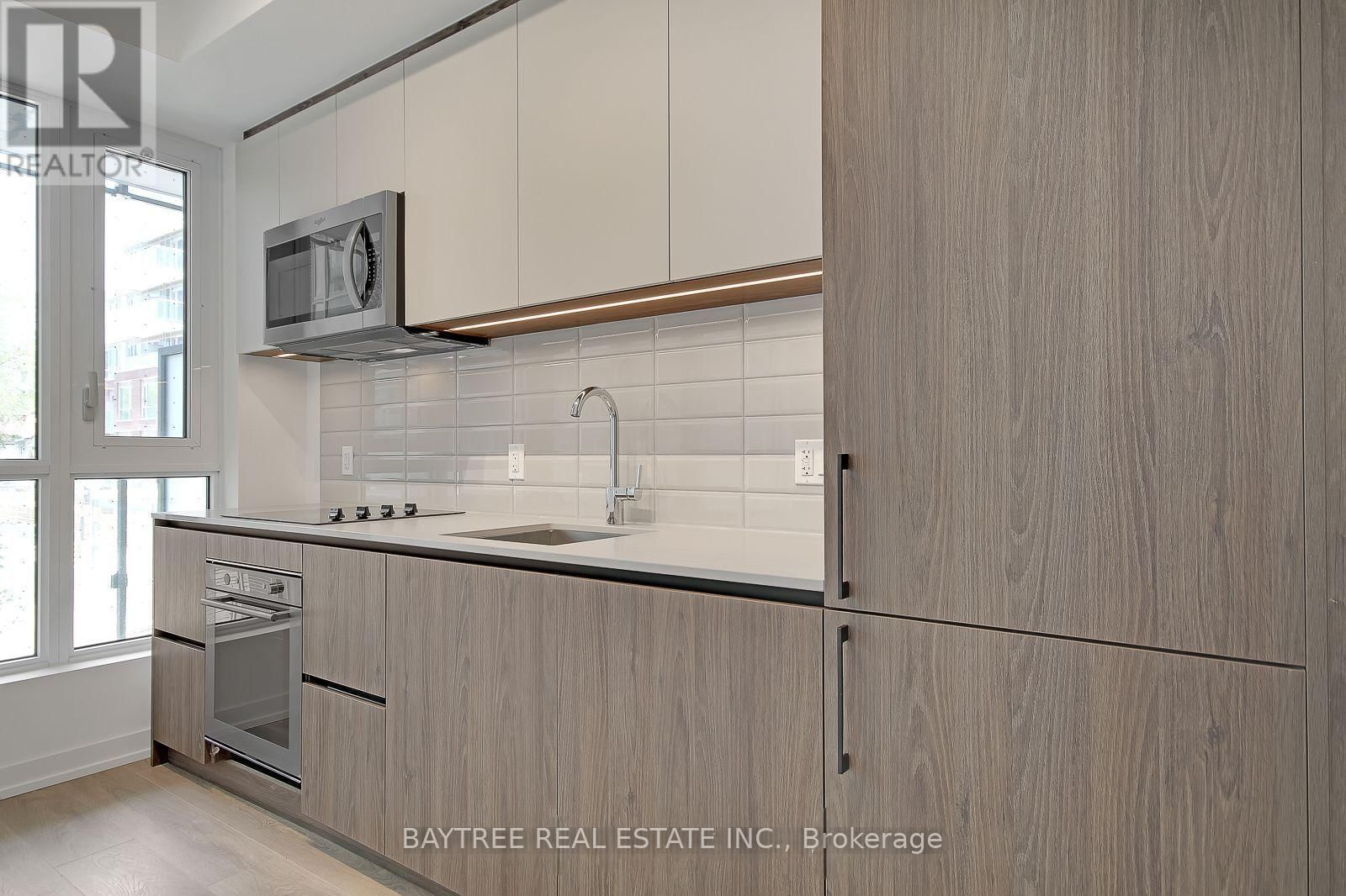 217 - 150 LOGAN AVENUE Image 6